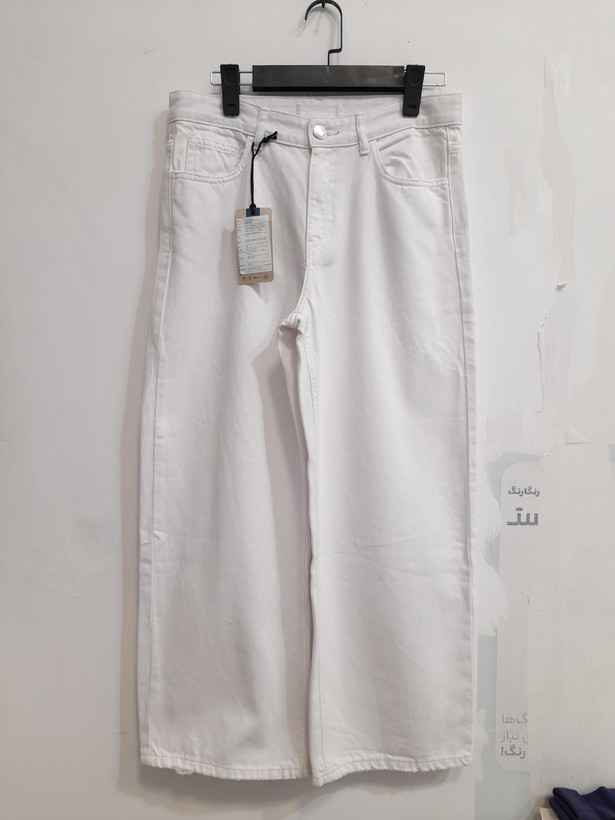 شلوار جین سفید زنانه وارداتی برند PULL&BEAR سایز ۴۲